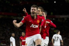 小马丁替补破门 阿森纳与曼城战平 利物浦笑逐颜开